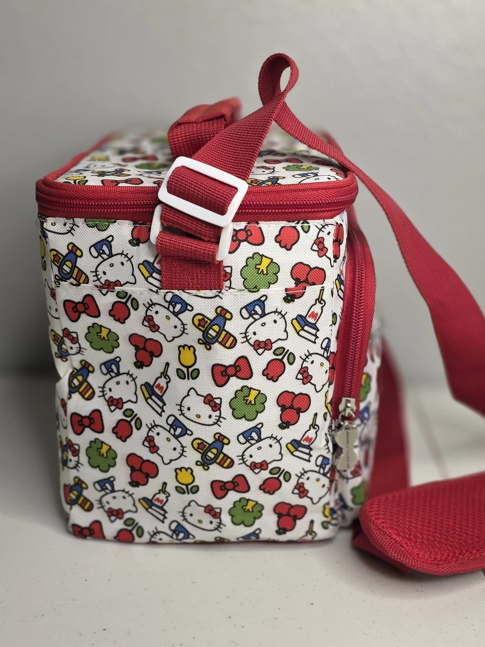 Hello Kitty Large IGLOO Lunch Box